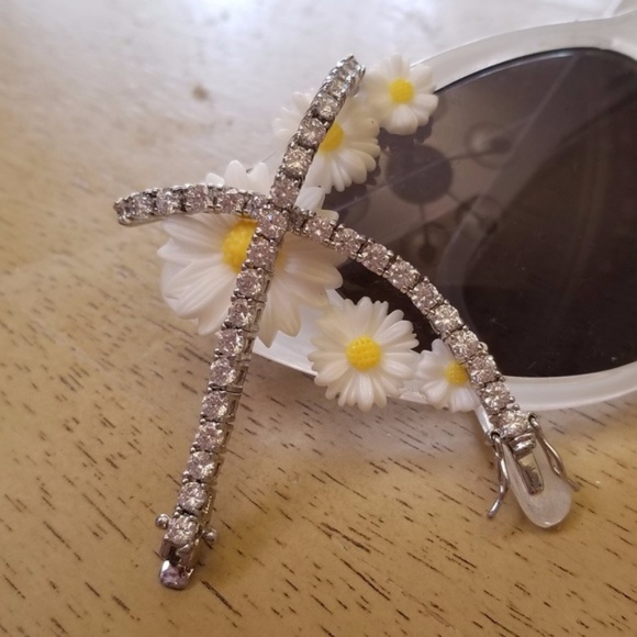 18k Swarovski Tennis Bracelet - Picture 2 of 8